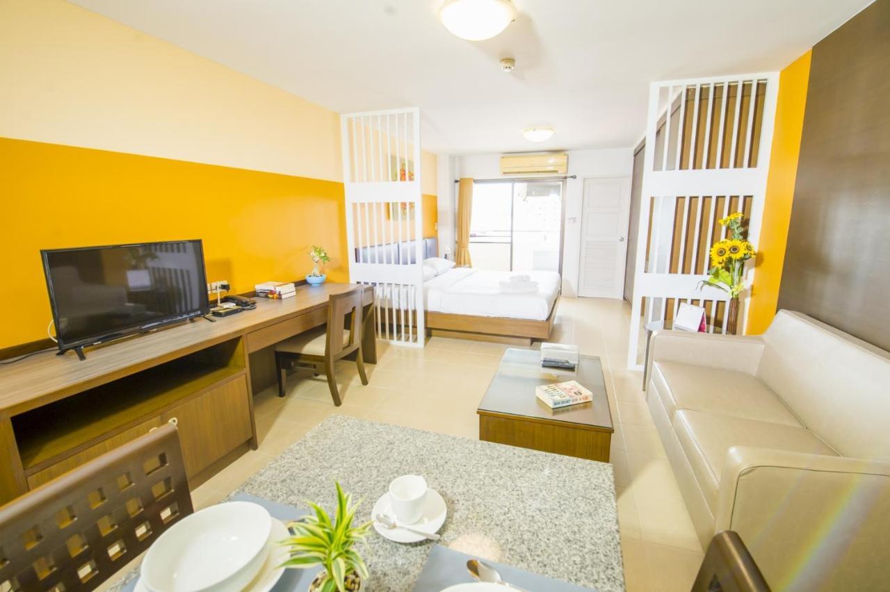 Sitara Place Serviced Apartment & Hotel Bangkok Buitenkant foto